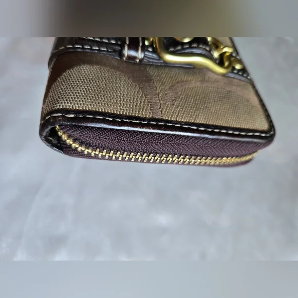 Coach Brown and Tan Women's Wallet ZERO Callouts - Picture 3 of 10